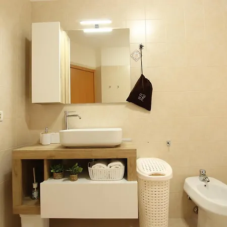 Picchouse Apartment *